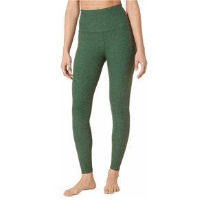 NWOT Beyond Yoga Caught in the Midi 7/8 leggings